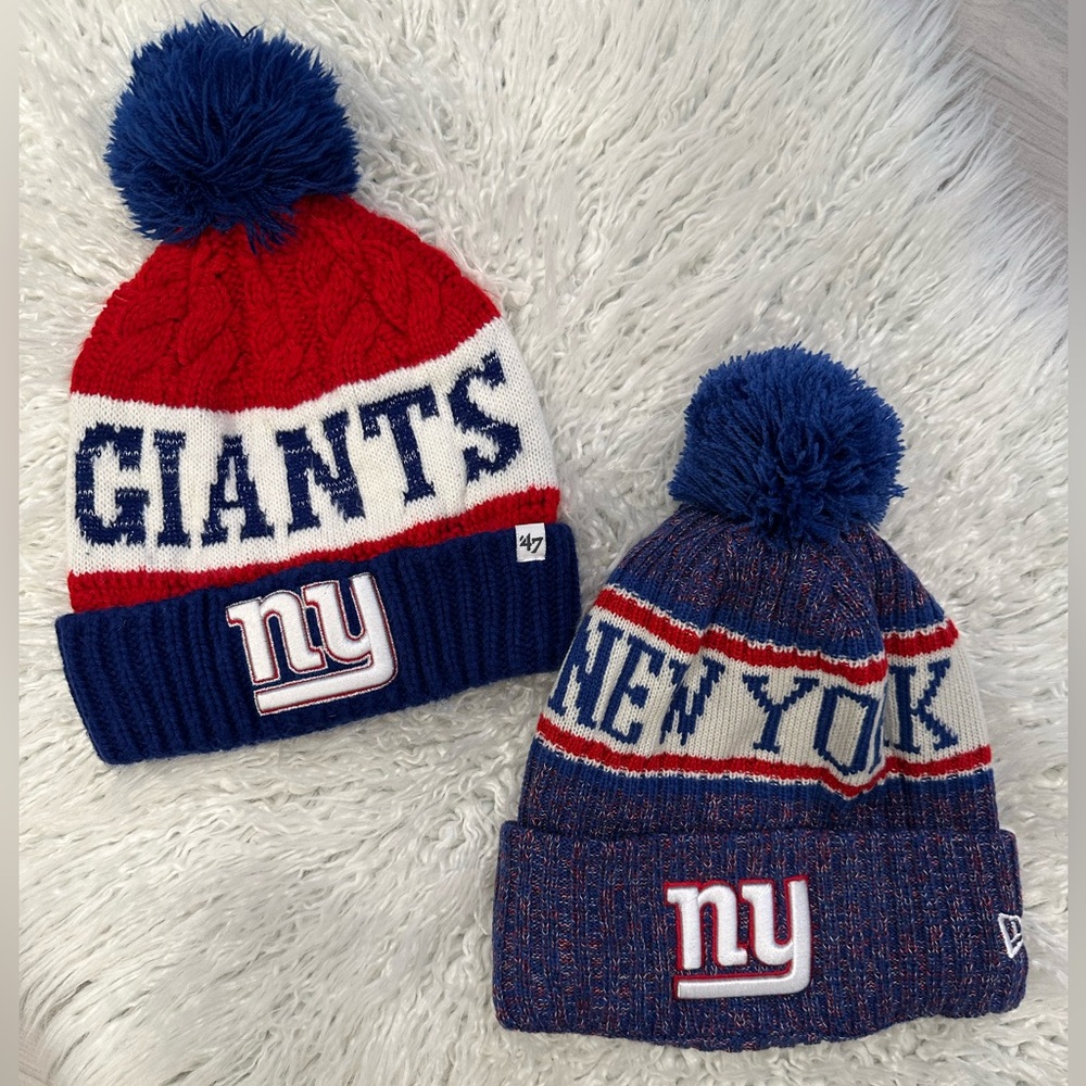 2 New York Giants Pom Beanie Hats